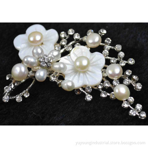 Fashion Female Freshwater Pearl Brooch Xh0401